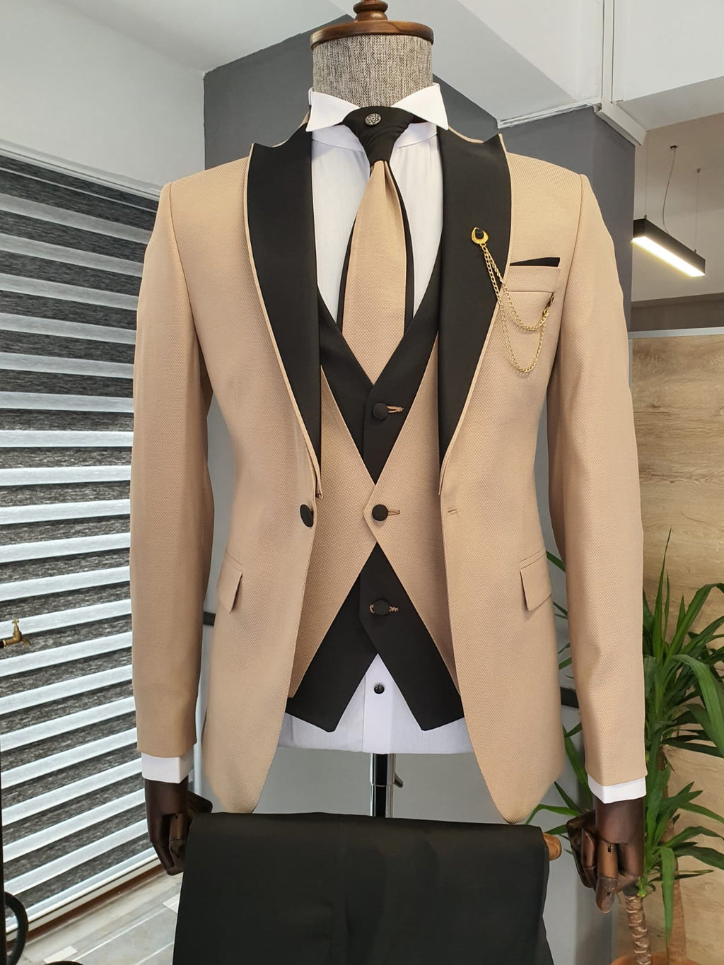 Lori Beige Slim Fit Peak Lapel Wedding Suit-baagr.myshopify.com-suit-BOJONI