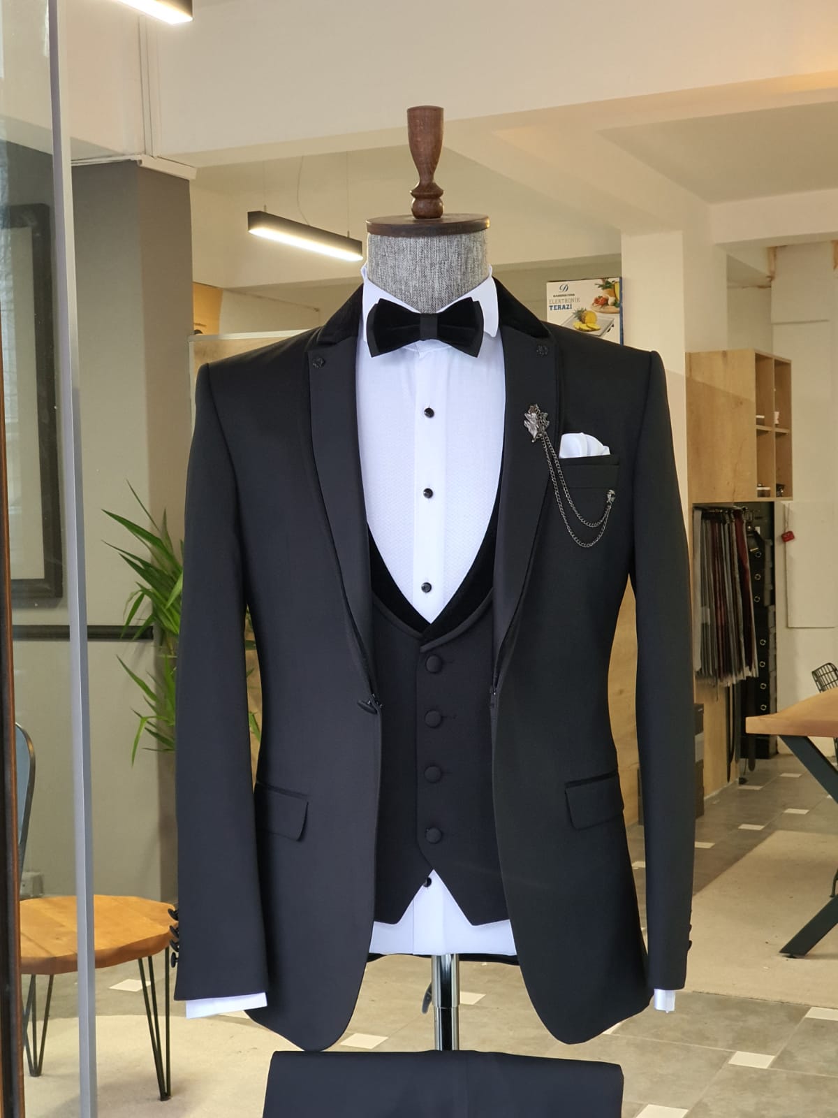 Lori Black Slim Fit Notch Lapel Tuxedo-baagr.myshopify.com-suit-BOJONI