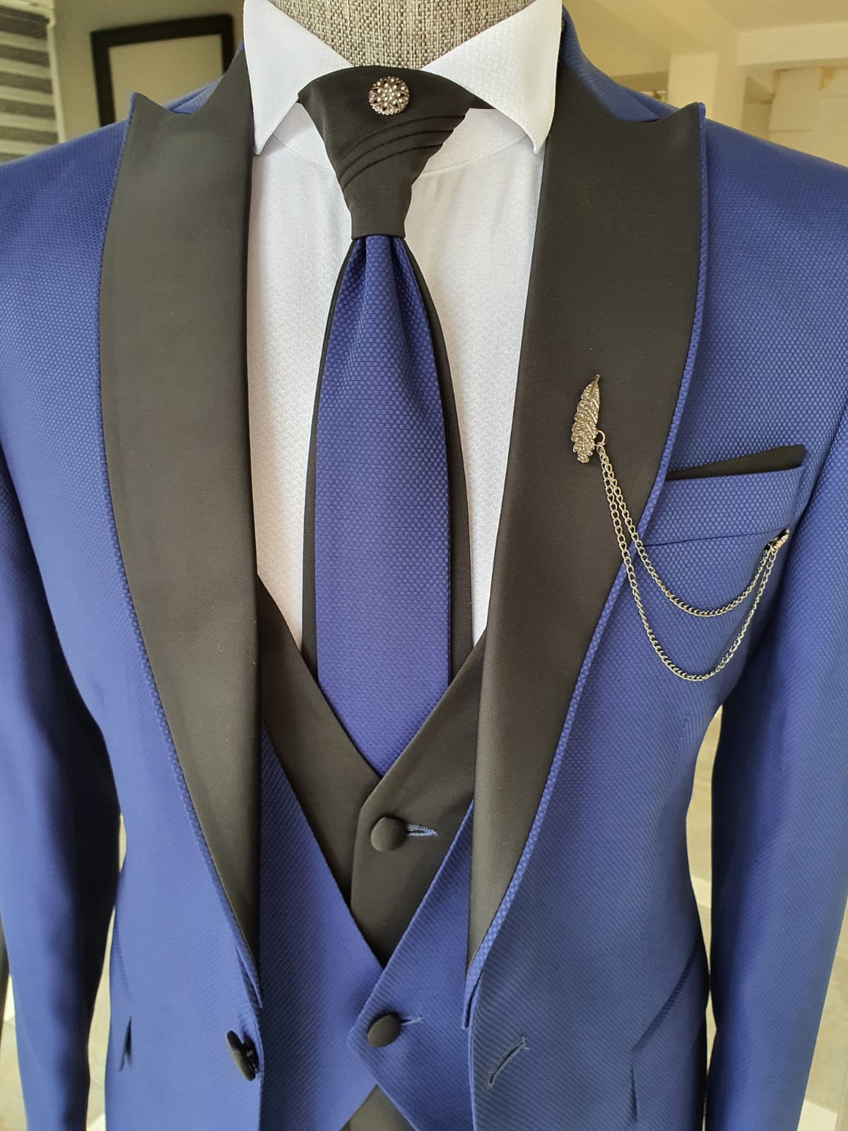 Lori Sax Slim Fit Peak Lapel Wedding Suit-baagr.myshopify.com-suit-BOJONI
