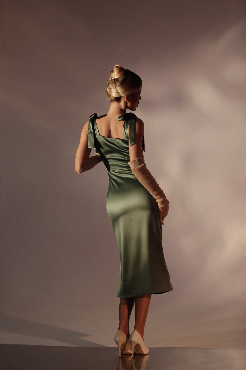 Viclans Satin Green Dress with Ties at the Shoulders