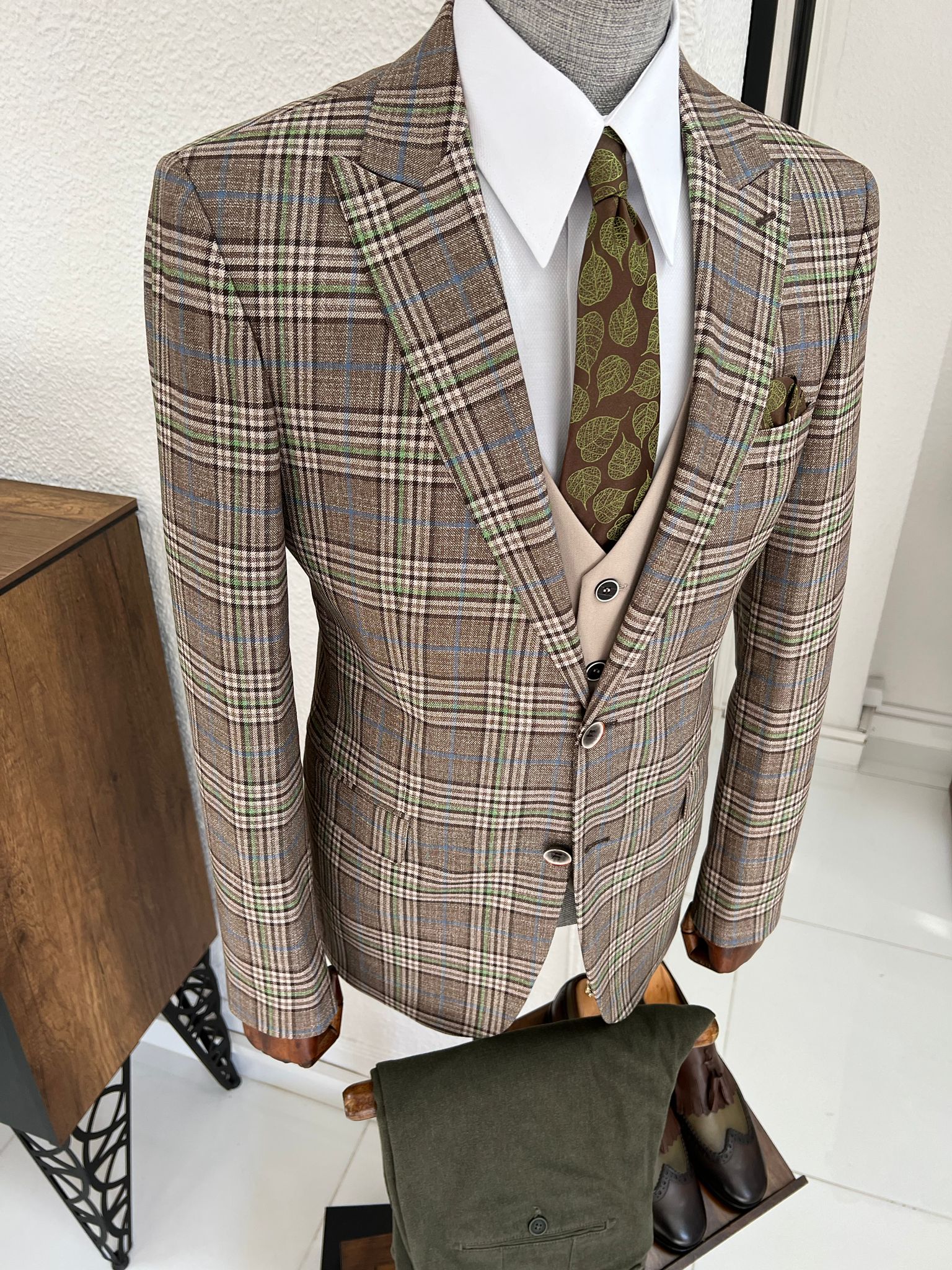 Louis Slim Fit Pointed Collared Beige & Khaki Combination Suit